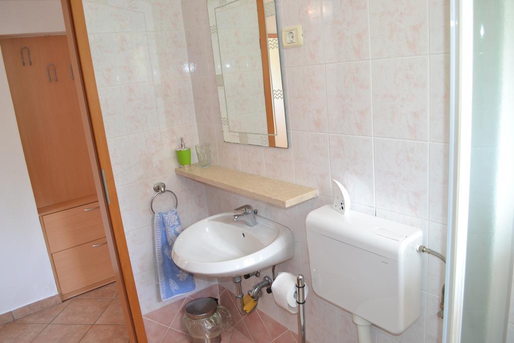 Apartment Jugo Piran Exterior photo